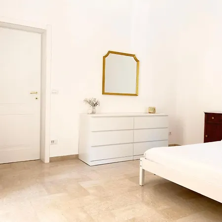 Il Mandorlo Apartment *